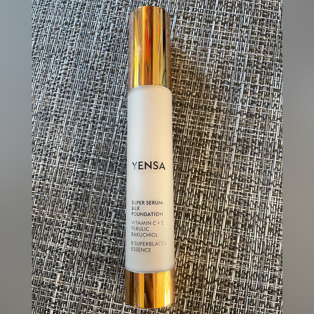 Yensa Super Serum Silk Foundation Light Neutral